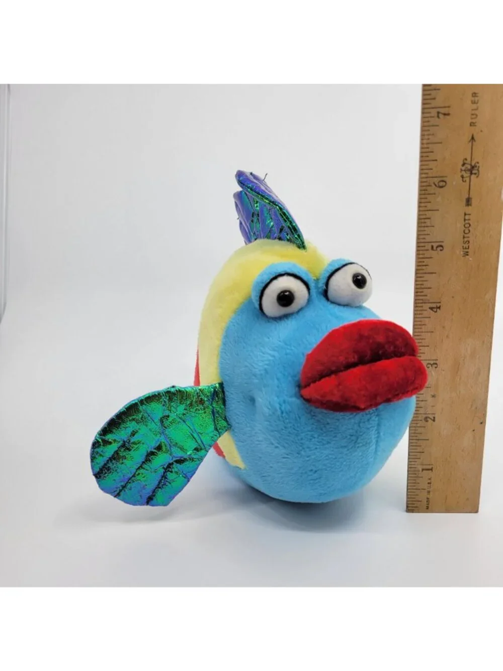 Ganz Webkinz PUCKER FISH Plush Red Lips Vibrant Colorful 9